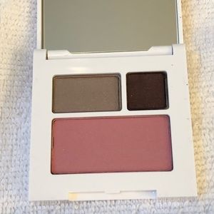 NEW CLINIQUE EYE SHADOW AND BLUSH SET
